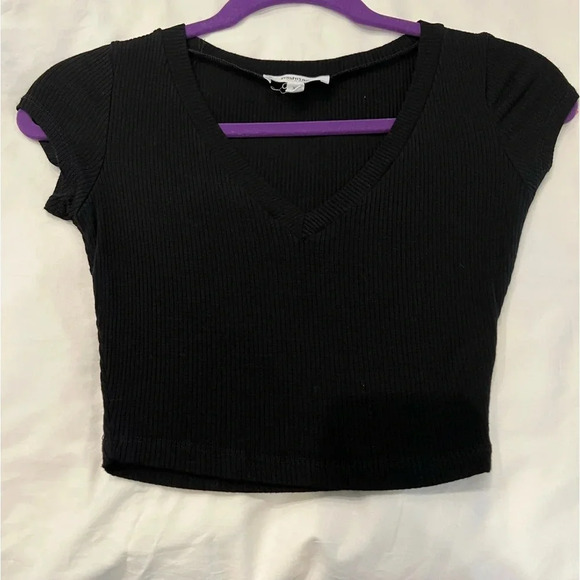 HASHTAG vneck ripped  cropped tee - Picture 1 of 5
